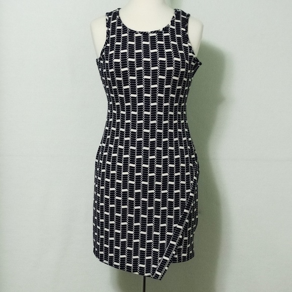 Pink Republic Dresses & Skirts - PINK REPUBLIC TANK SHEATH DRESS Bodicon
